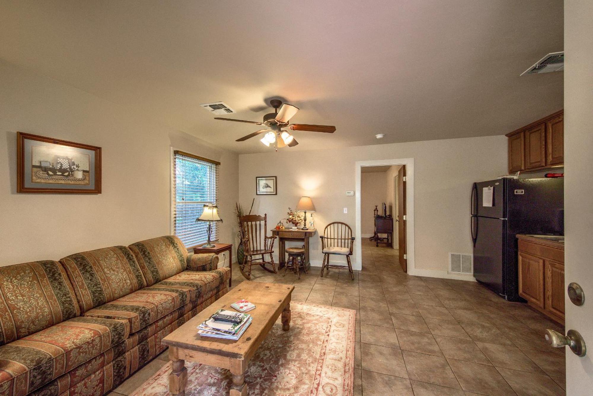 Annettes Cottage A Fredericksburg Ngoại thất bức ảnh