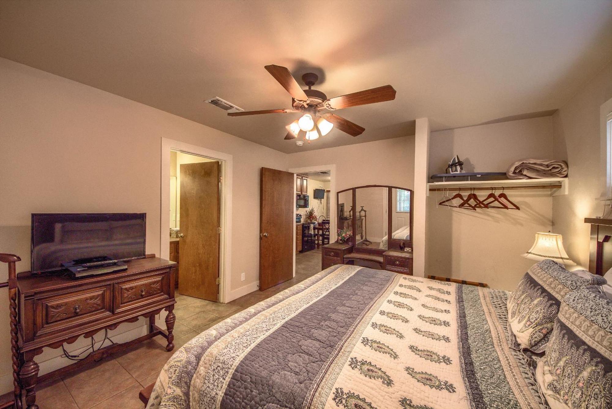 Annettes Cottage A Fredericksburg Ngoại thất bức ảnh